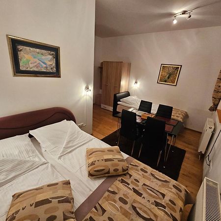 Apartments Rapid Яхорина Екстер'єр фото