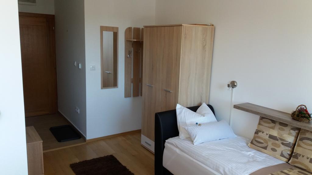 Apartments Rapid Яхорина Екстер'єр фото